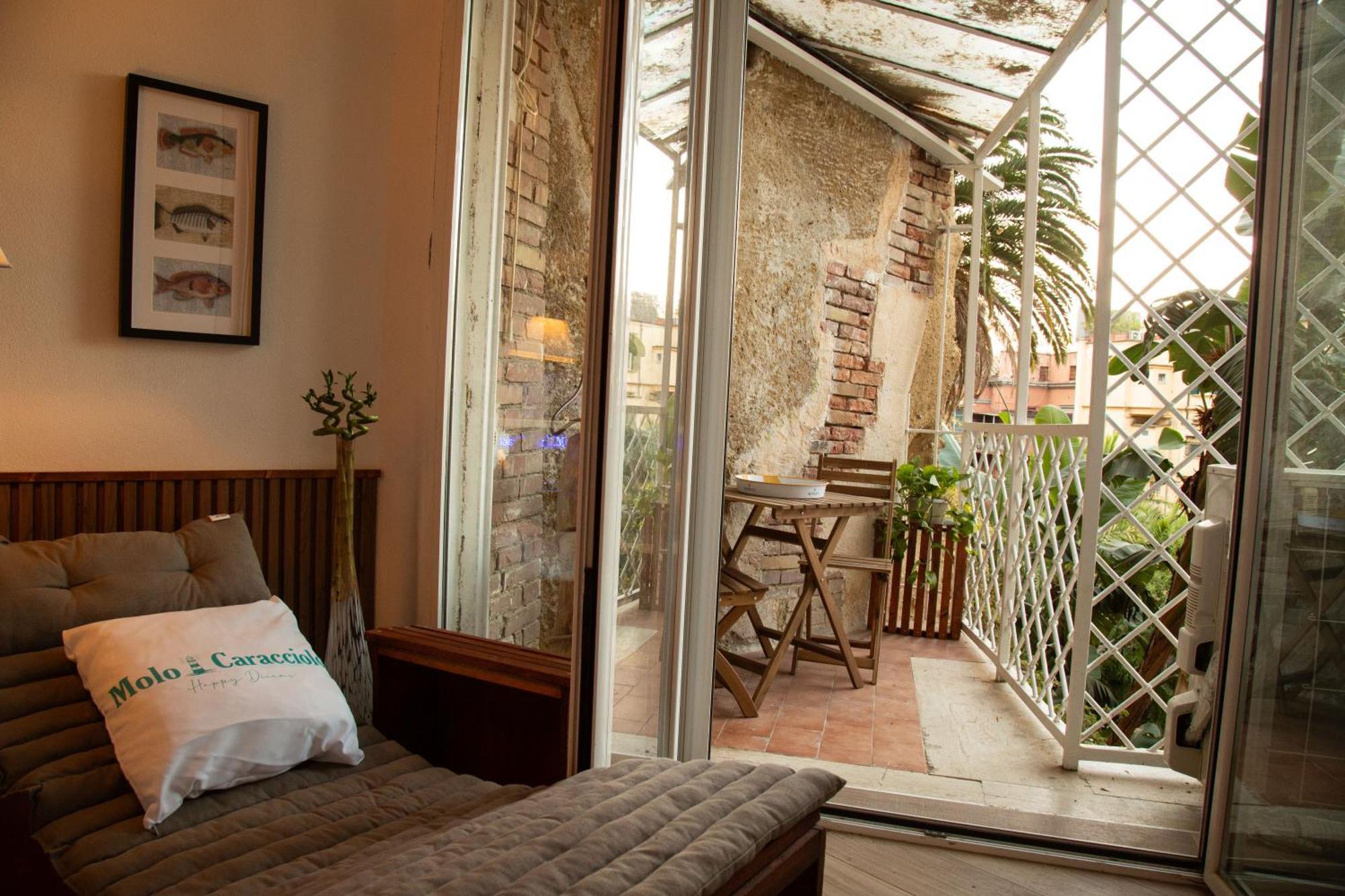 Apartment Molo Caracciolo Neapel