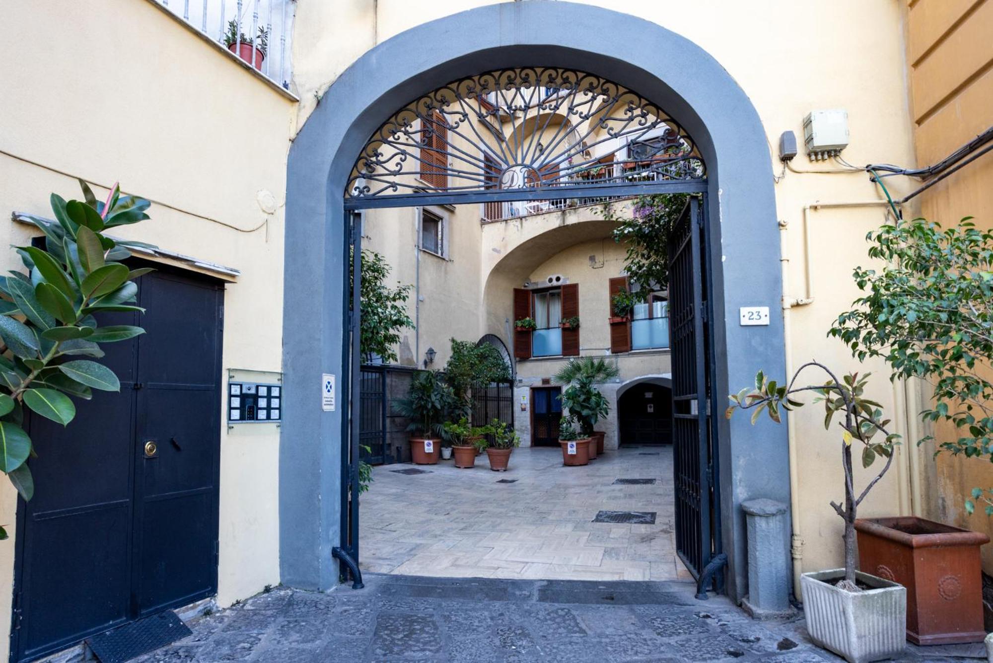 Apartment Molo Caracciolo *