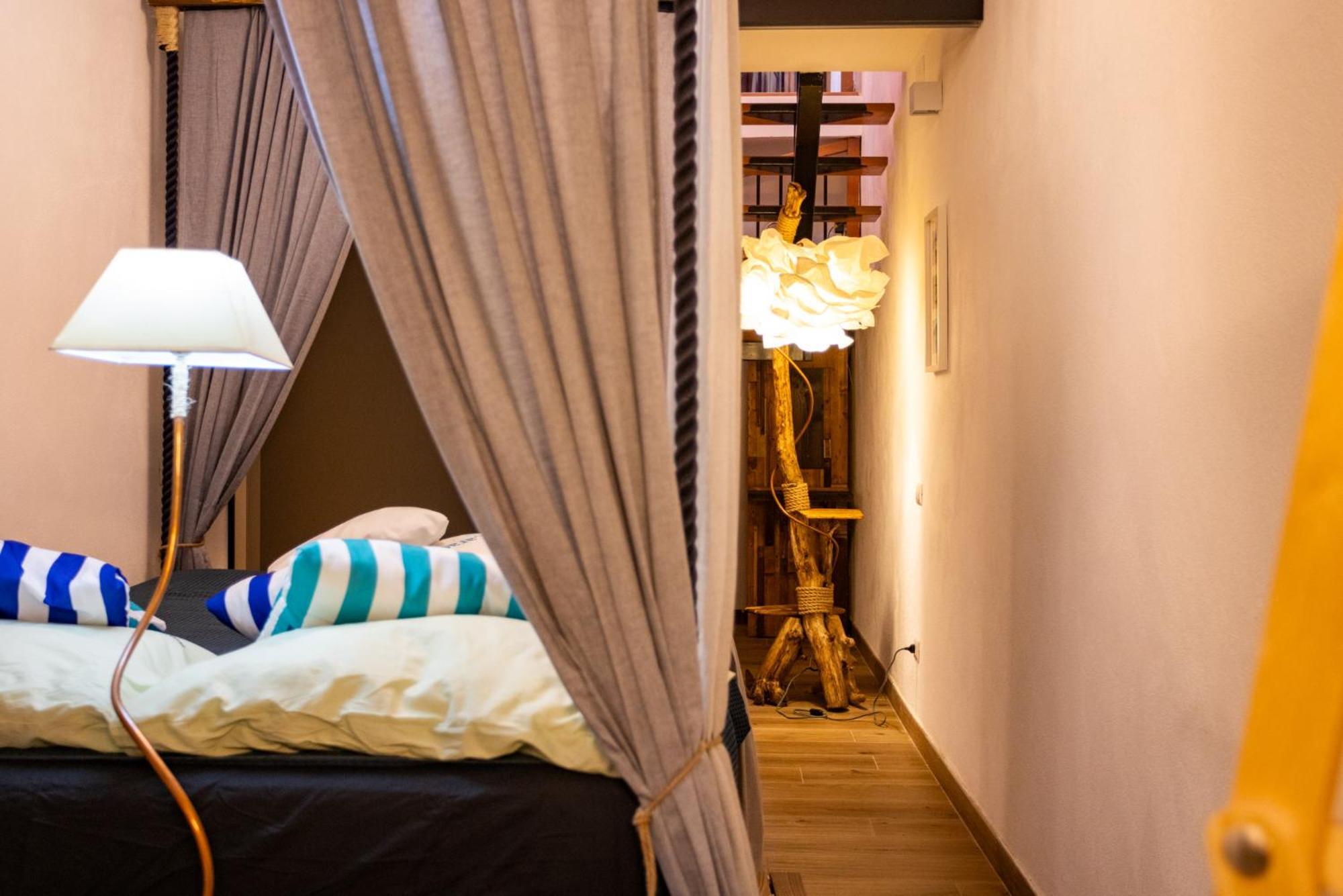 Apartment Molo Caracciolo Neapel